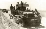 Asisbiz Fla Bataillon 22 (mot) with 2cm Flak 38 SdKfz 11 on the drive to Sevastopol 1941 ebay 01