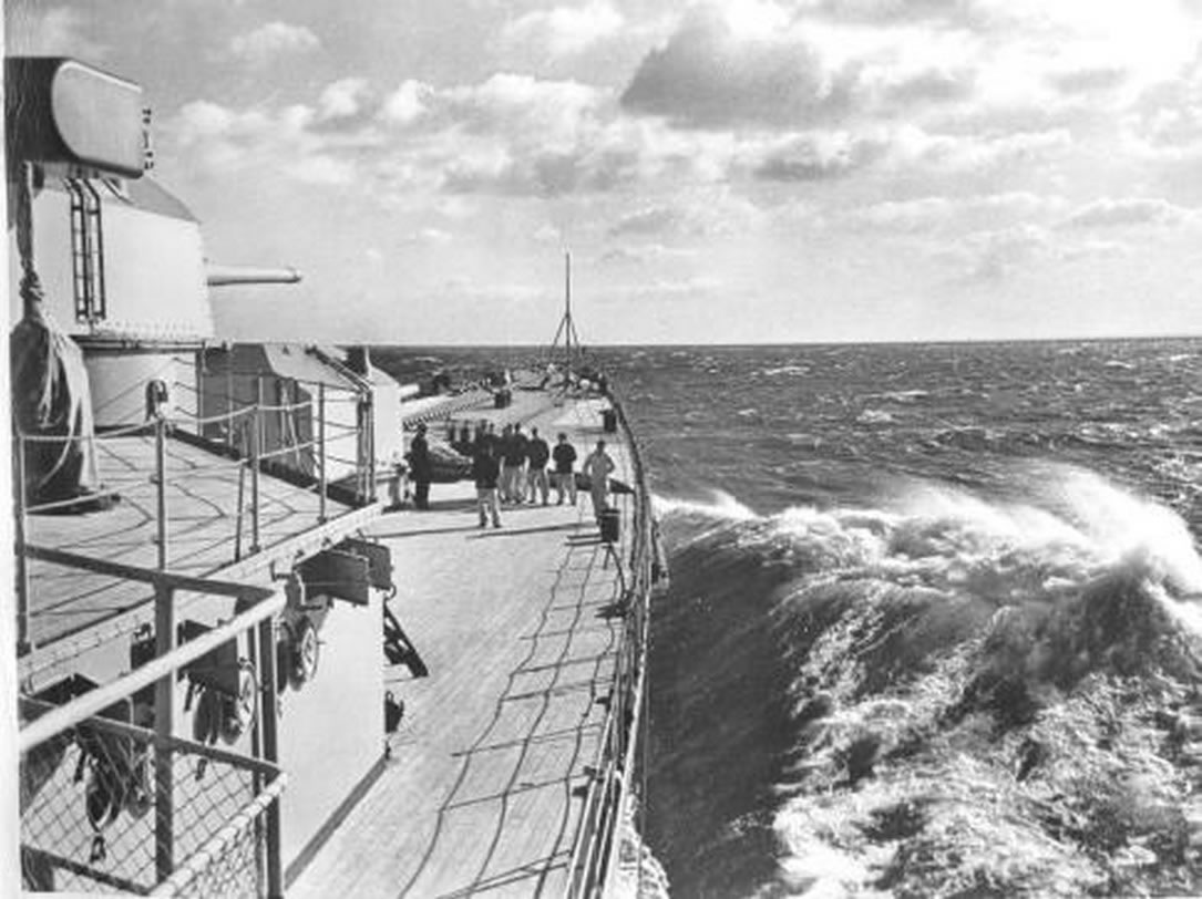 Kriegsmarine Cruiser KMS Prinz Eugen 19