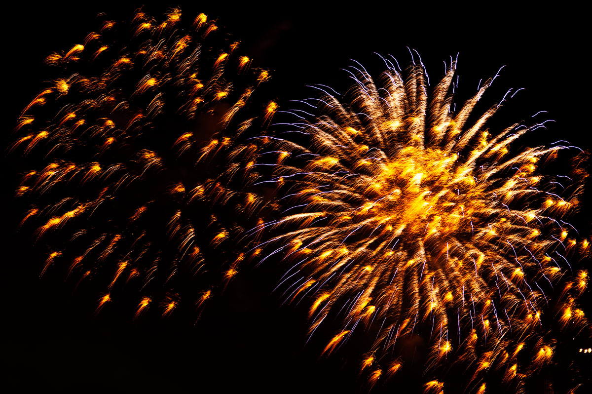 New Year 2011 Fireworks Makati Philippines 064