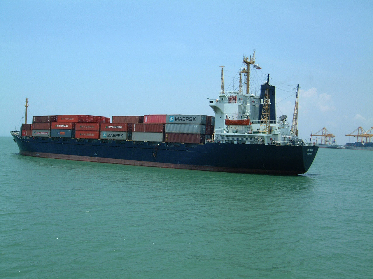 MV Jaru Bhum RCL shipping Penang Harbor Mar 2001 02