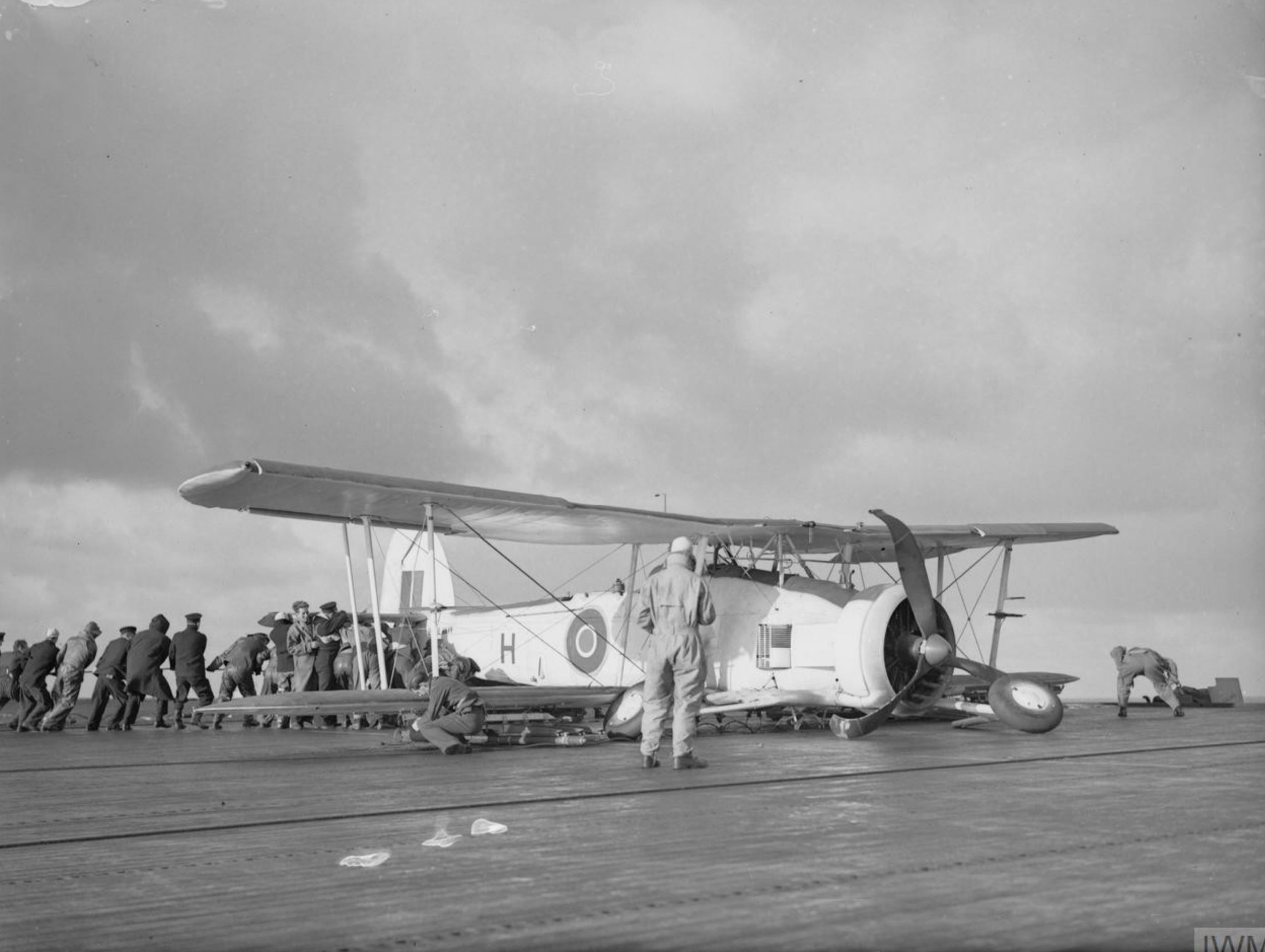 Fleet Air Arm 816NAS Fairey Swordfish H landing mishap aboard HMS Tracker North Atlantic Oct 1943 IWM A19723