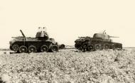 Asisbiz 22 Infanterie Division 11th Army troops captured soviet tanks in Bessarabia 1941 02