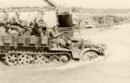 Asisbiz Fla Bataillon 22 (mot) with 2cm Flak 38 SdKfz 11 crossing rivers Bessarabia 1941 01