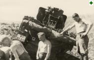 Asisbiz Fla Bataillon 22 (mot) with 2cm Flak 38 SdKfz 11 dig in Kerch Peninsula 1942 ebay 02