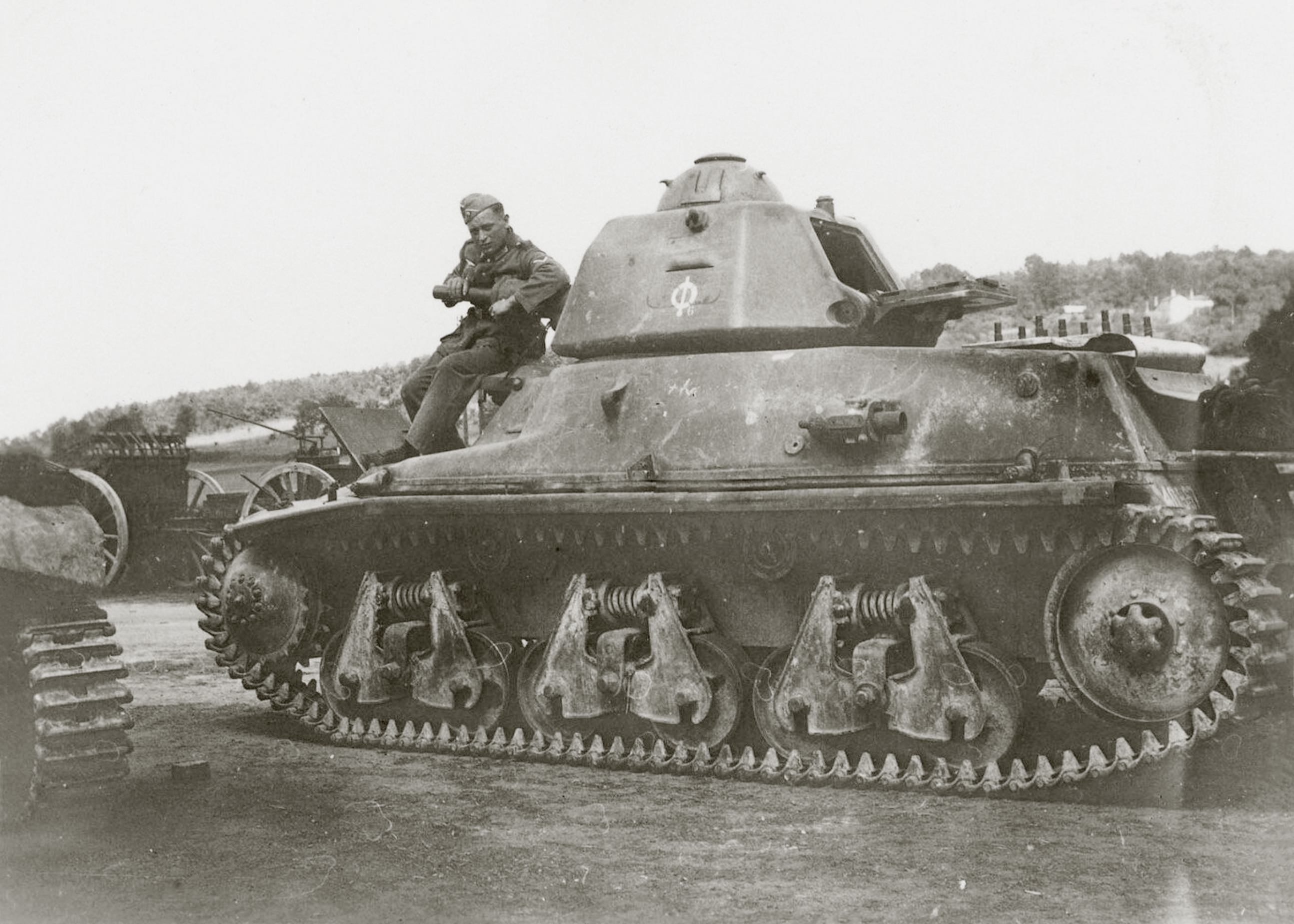 French Army Hotchkiss H39 captured battle of France 1940 ebay 04