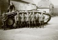Asisbiz French Army Renault Char B1 used for a group photo by off duty German soldiers France 1940 ebay 01