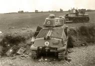 Asisbiz French Army Somua S35 sn 10715 White 64 n Hotchkiss H35 White 19 abandoned France 1940 01