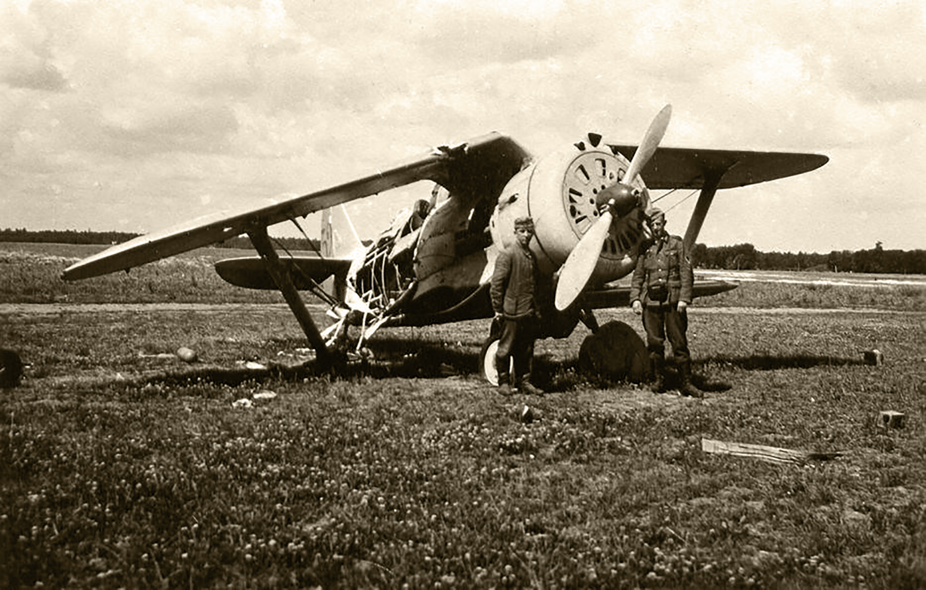 Asisbiz Soviet AF Polikarpov I 153 Chaika Red 59 destroyed on the ground by  Luftwaffe straffing Barbarossa