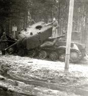 Asisbiz Soviet KV 1 heavy tank lies abandoned after a battle with German forces 02