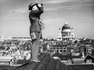Asisbiz Royal Observer Corps near St Pauls Cathedral in London during the Battle of Britain 03