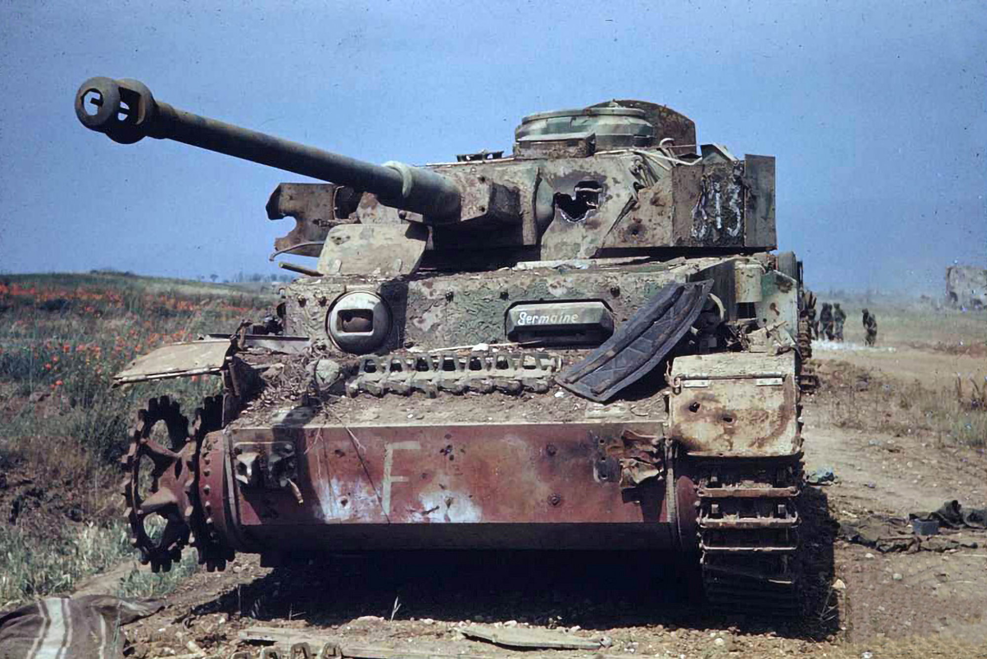 Немецкие танки после. Подбитый танк PZ 4. PZ 4 тигр. Танк тигр т4. Танк Panzer 3 подбитый.