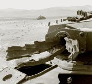 Asisbiz German DAK Afrika Korps Panzerkampfwagen IV that was knocked out during the battle for El Guettar Tunisia 06