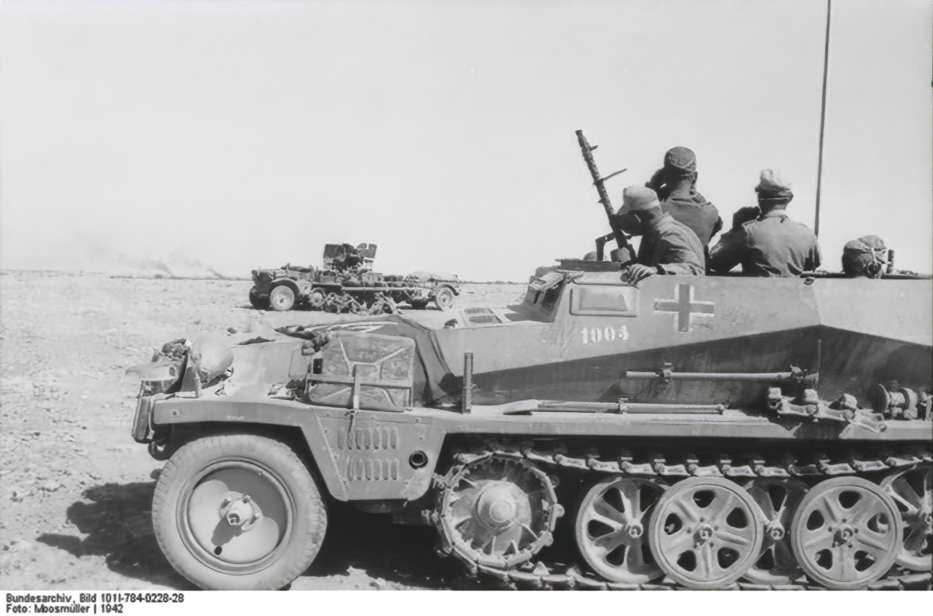 Asisbiz German DAK Half Track SdKfz 250 During The North African asisbiz-german-dak-half-track-sdkfz-250-during-the-north-african