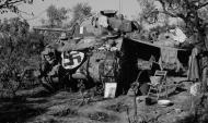 Asisbiz A bivouac pitched around a Sherman tank in an Italian orchard 1943 NAM1975036314214L