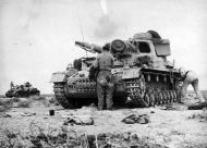 Asisbiz German armor DAK 15th Panzer Division PzKpfw IV tanks captured by Allied forces 1941 01