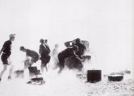 Asisbiz German artillery DAK field gun in action firing at an enemy positions North Africa 01