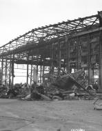 Asisbiz Destroyed Hangar and aircraft destroyed as a result of the Japanese bombing on Pearl Harbor 7th Dec 1941 80 G 32602