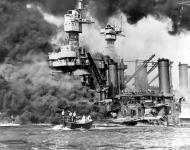 Asisbiz Sailors rescue a survivors from the sunken USS West Virginia (BB 48) Pearl Harbor attack 7th Dec 1941 80 G 19930