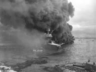 Asisbiz USS California (BB 44) crew abandoning ship Japanese attack on Pearl Harbor 7th Dec 1941 80 G 32586