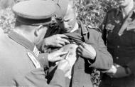 Asisbiz Panzer Artillery Regiment 41 Guderian receiving medical treatment eBay 01