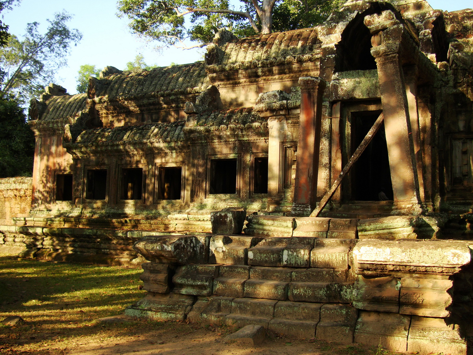 Angkor Wat approaches outer eastern Gopura Angkor Siem Reap 05