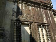 Asisbiz Angkor Wat Khmer architecture bas relief spirit windows 01