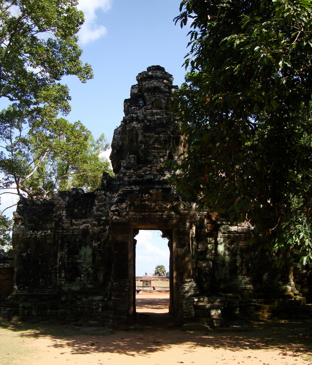 A Banteay Kdei Temple Gopura IV E Bayon style 4 faces 16