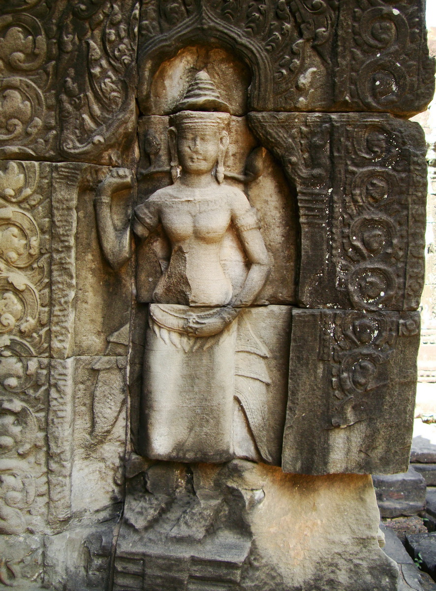 C Banteay Kdei Temple hall of dancers Bas relief deva 05