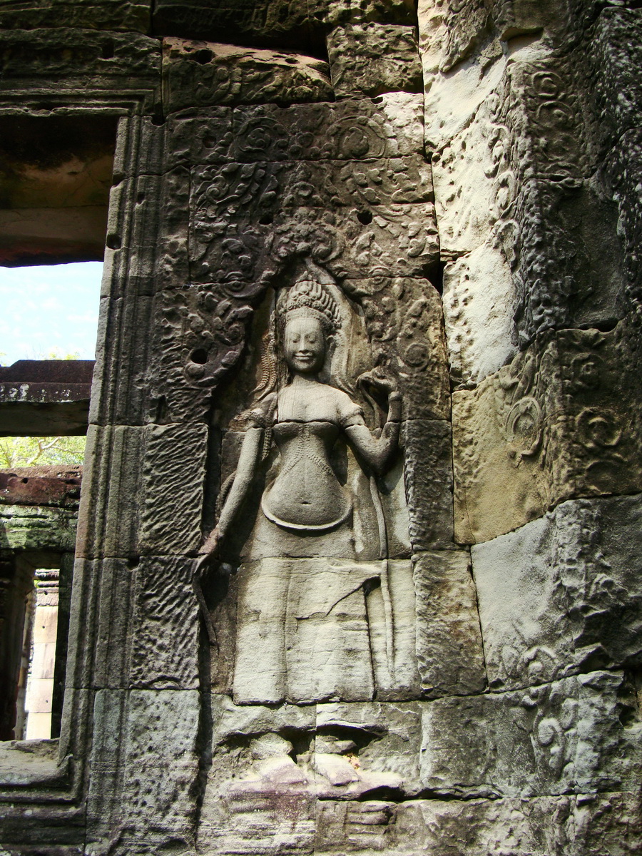 D Banteay Kdei Temple main enclosure Bas relief devas 02