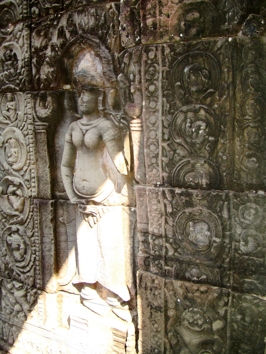 D Banteay Kdei Temple main enclosure Bas relief devas 39
