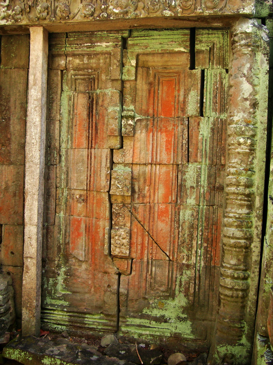 D Banteay Kdei Temple sanctuary outer wall Bas reliefs 04