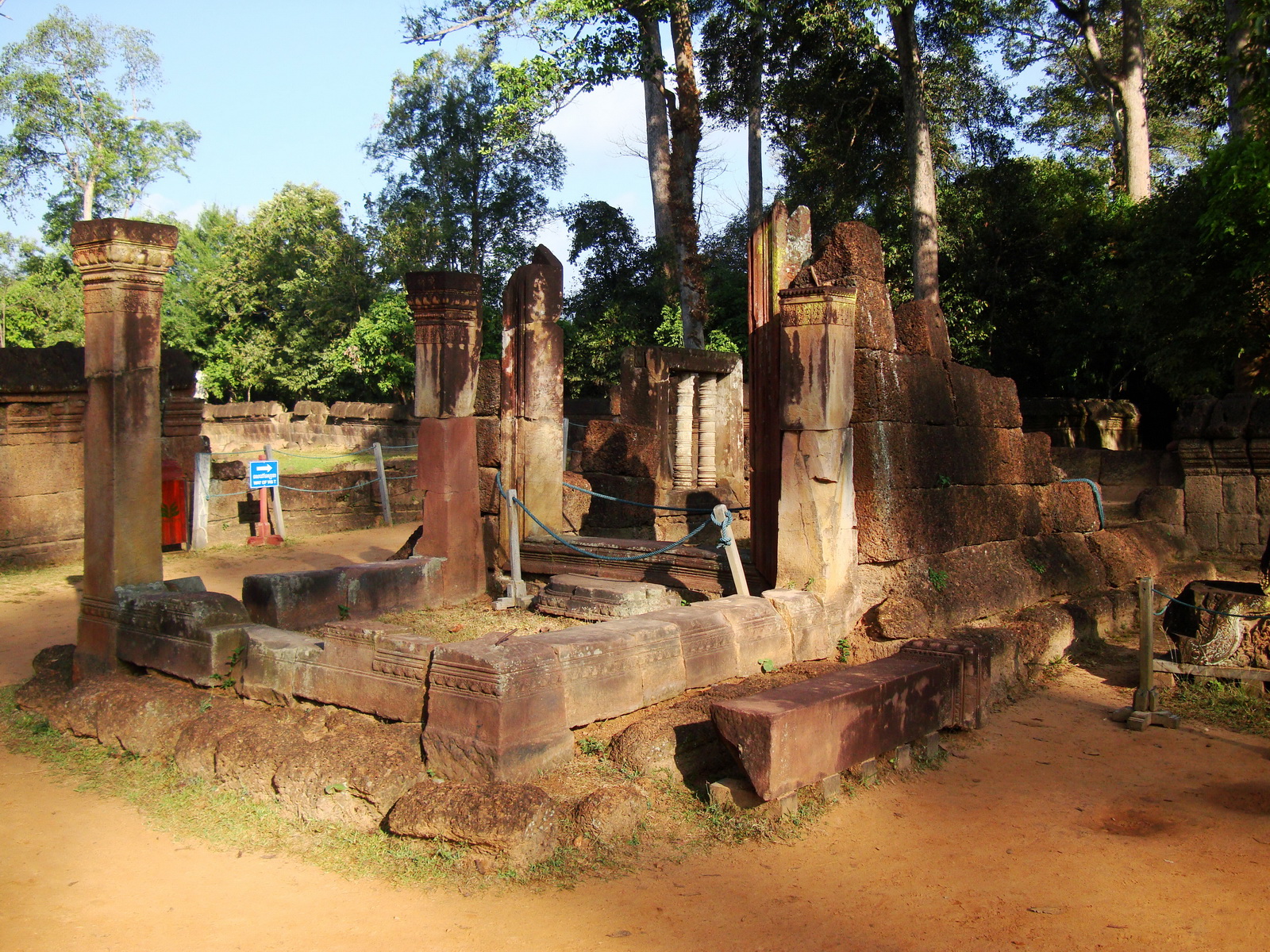 Banteay Srei Hindu Temple boundary entrance courseway 12
