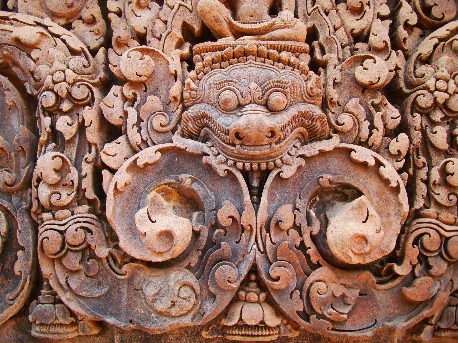 Gate arch carving of Kala a mythical creature of the god Siva 14