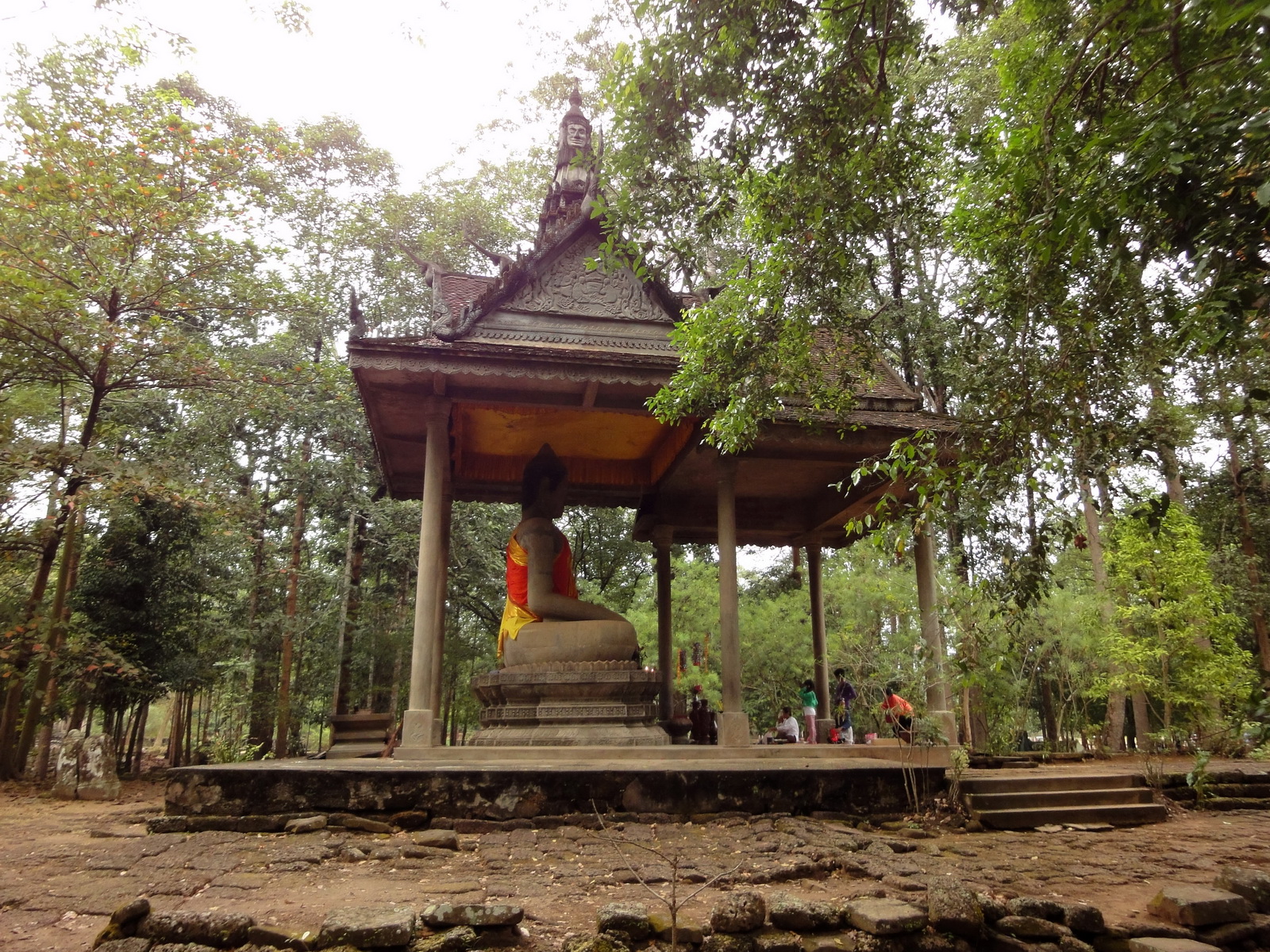 Baphuon temple external Buddha 03