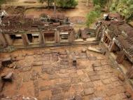 Asisbiz Phimeanakas central tower Southern views Hindu Khleang style 15