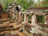 Asisbiz Phimeanakas central tower Southern views Hindu Khleang style 19