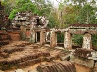 Asisbiz Phimeanakas central tower Southern views Hindu Khleang style 20