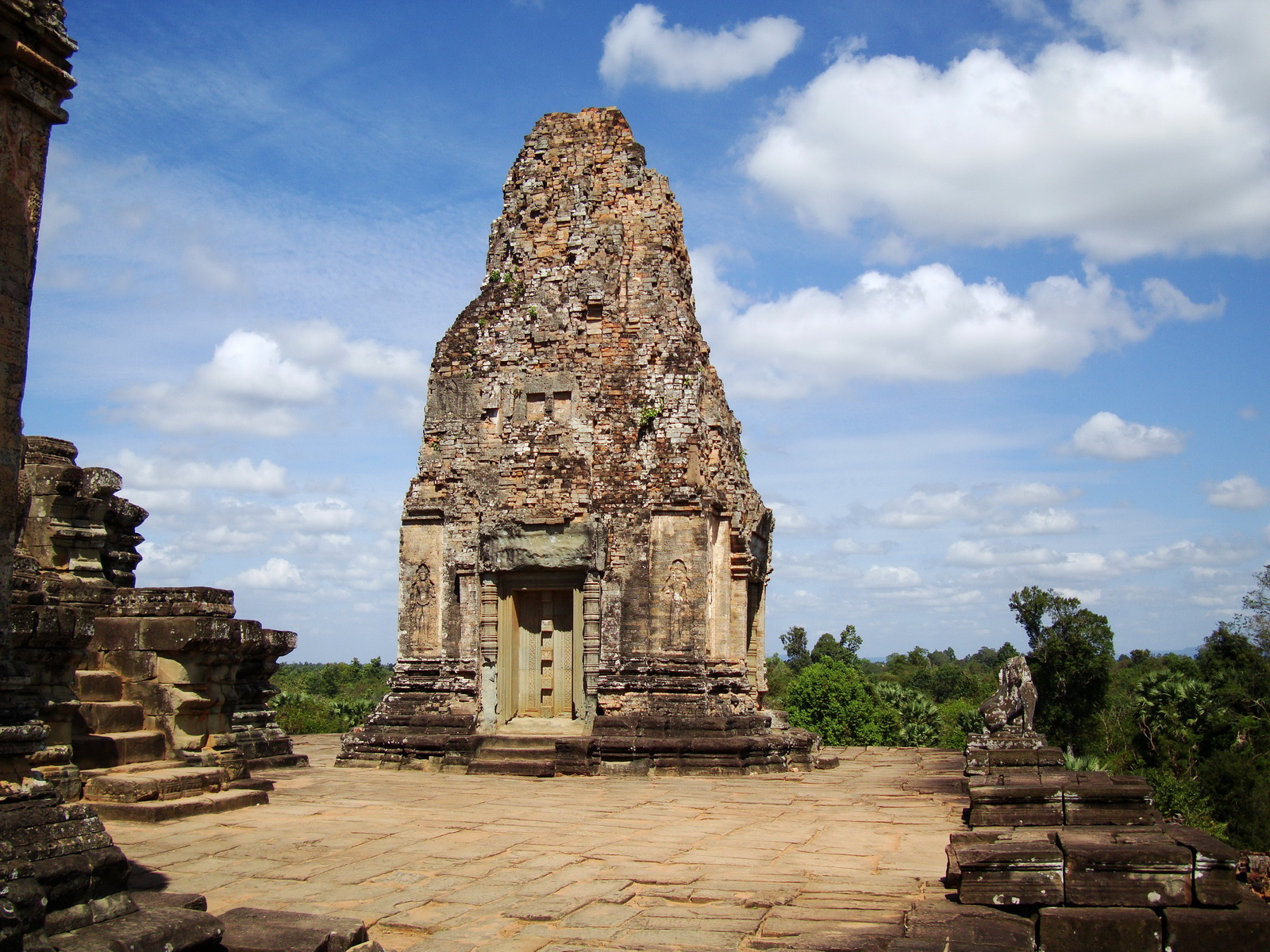 Facing North Pre Rup Temple inner towers East Baray 07