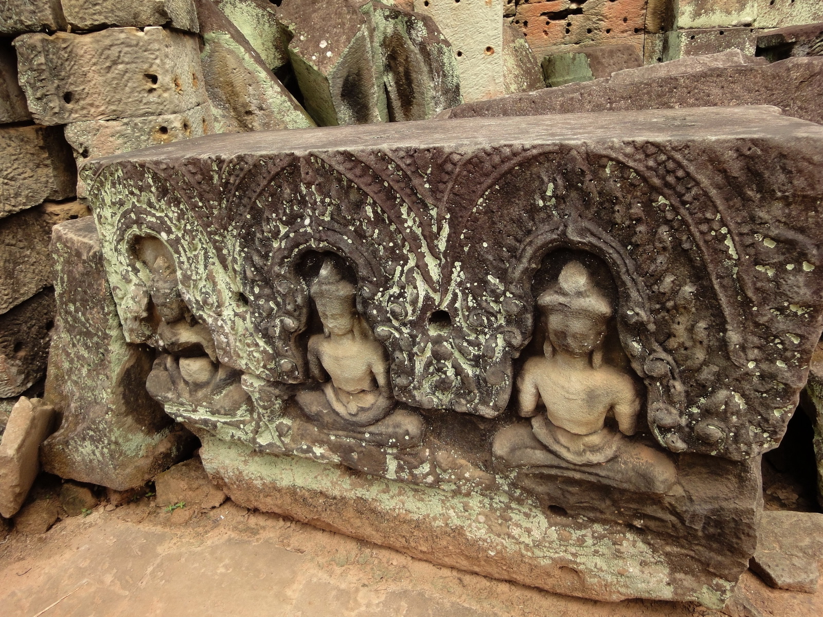Preah Khan Temple Bas relief Buddhas main enclosure Angkor 06