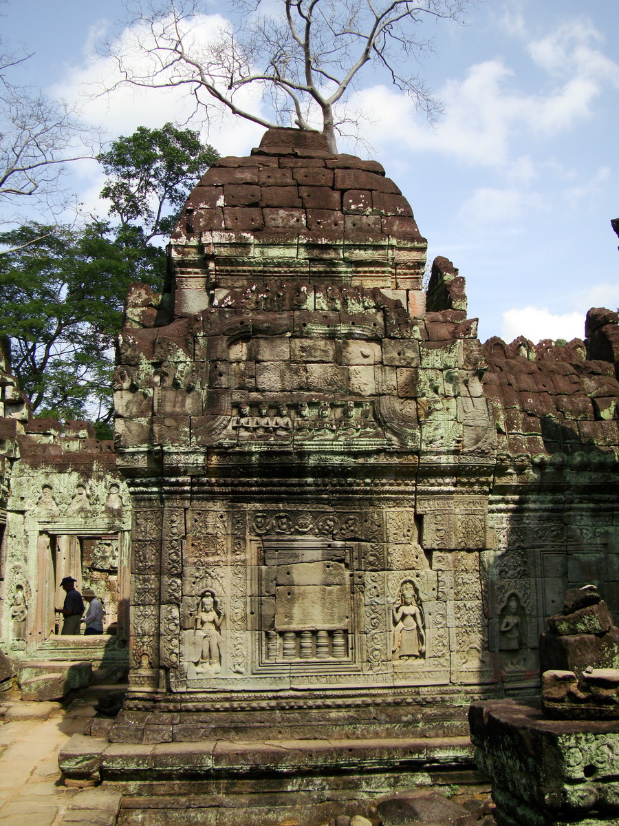 Preah Khan Temple Bas relief false door for the spirits Cambodia 05