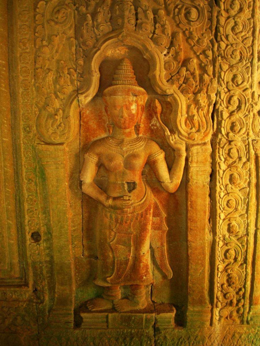 Preah Khan Temple Bas relief male and female divinty main enclosure 03