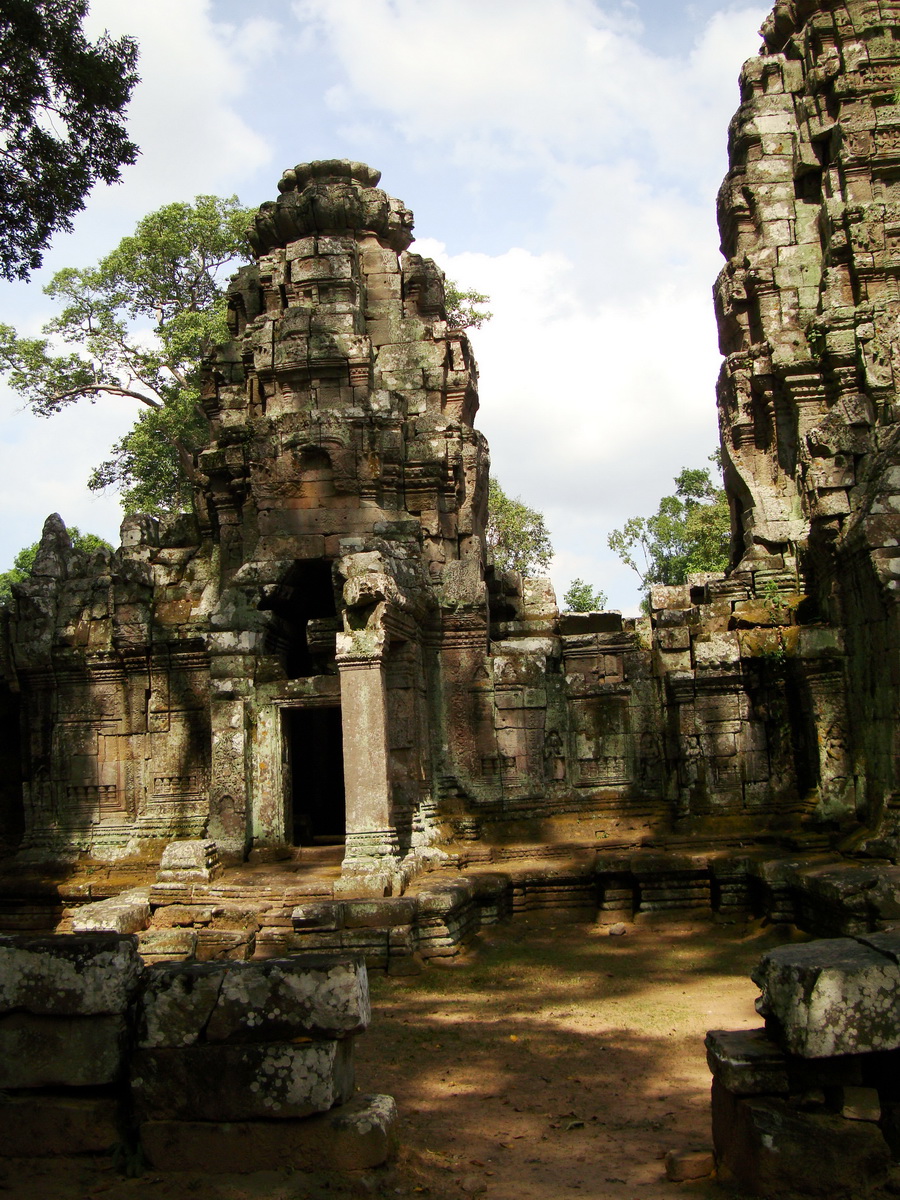 Preah Khan Temple west Gopuram entry tower naga bridge Angkor Thom 13