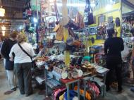Asisbiz Siem Reap night markets handicrafts shops 14