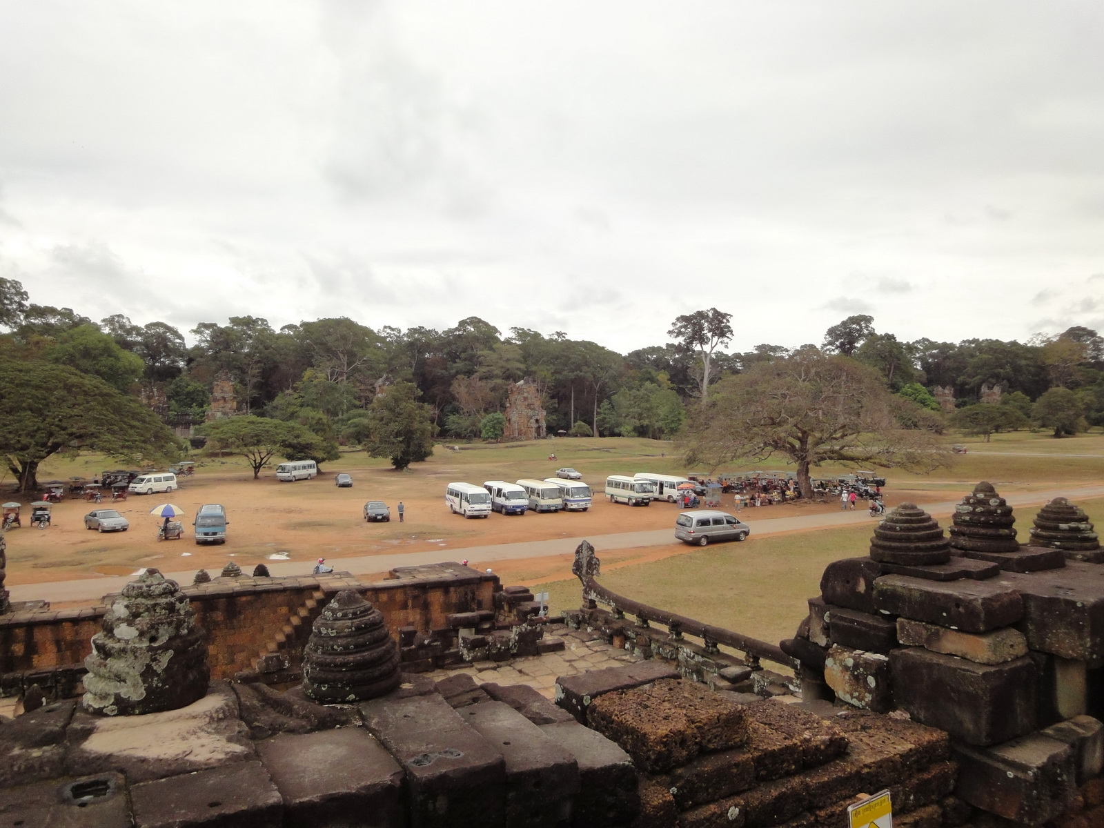 Leper King Terrace views Angkor Thom 02