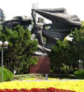 Asisbiz Huangpu Park Statue The Bund Area Shanghai China 03