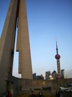Asisbiz Peoples Hero Memorial Huangpu Park Statue The Bund Area Shanghai China 05