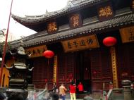 Asisbiz Jade Buddha Temple Grand Hall and courtyard chinese temple archeitecture 04