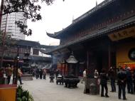 Asisbiz Jade Buddha Temple Grand Hall and courtyard chinese temple archeitecture 13