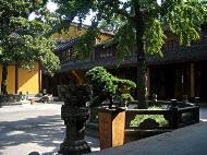 Asisbiz Wiki Longhua Temple's inner courtyard
