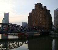 Asisbiz Waibaidu Bridge facing Broadway Mansions Hotel 20 Bei Suzhou Road Huangpu District Shanghai China 02